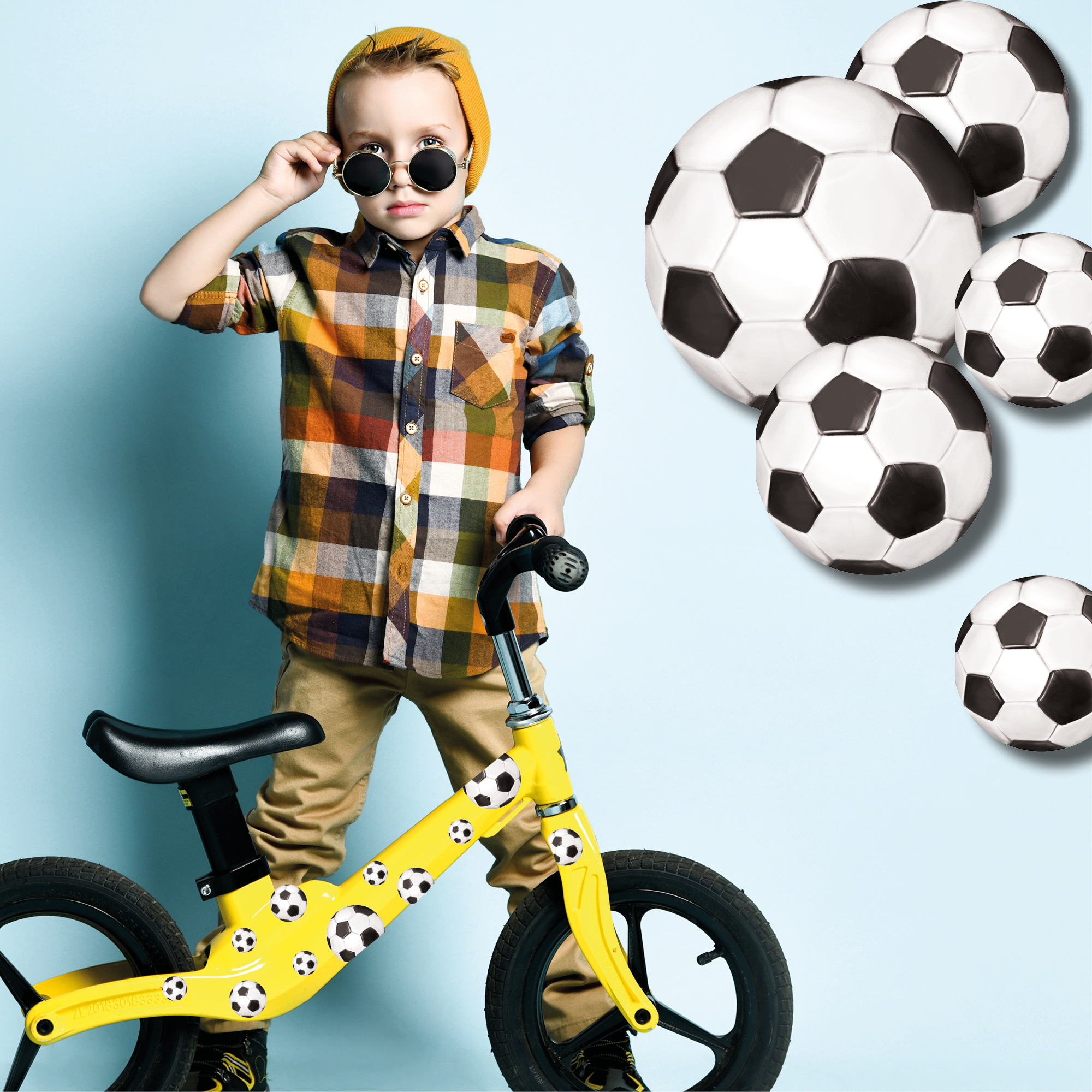 Auf dem Bild ist das Produkt: Fahrradaufkleber 38 Fußbälle Jungen Fahrrad Sticker Fahrraddesign zum Preis von €12.90 abgebildet.