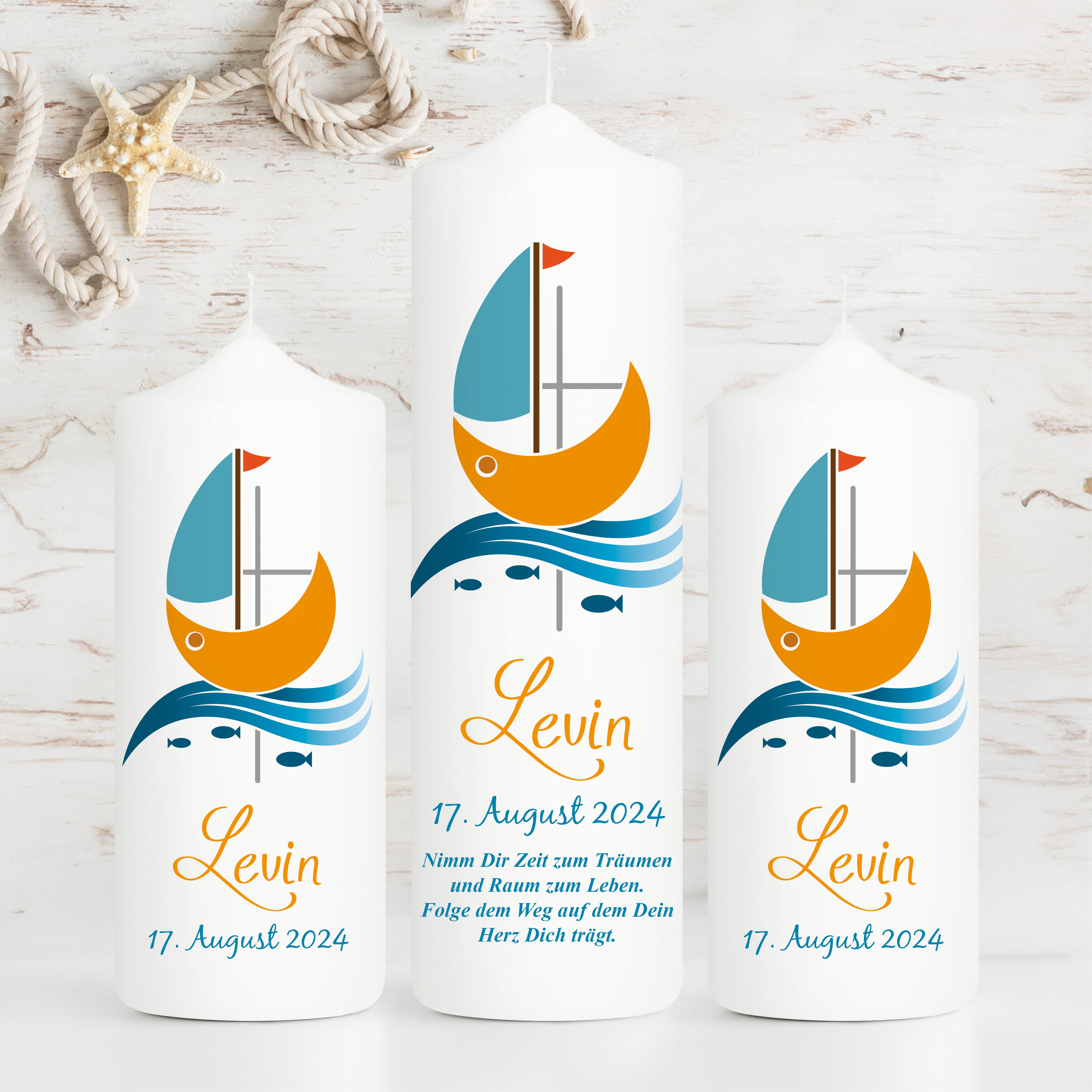 Auf dem Bild ist das Produkt: weiße Taufkerze Kerze zur Taufe oder Geburt Schiff Jesuskreuz Taufspruch mit Wunschname & Datum zum Preis von €5.9 abgebildet.