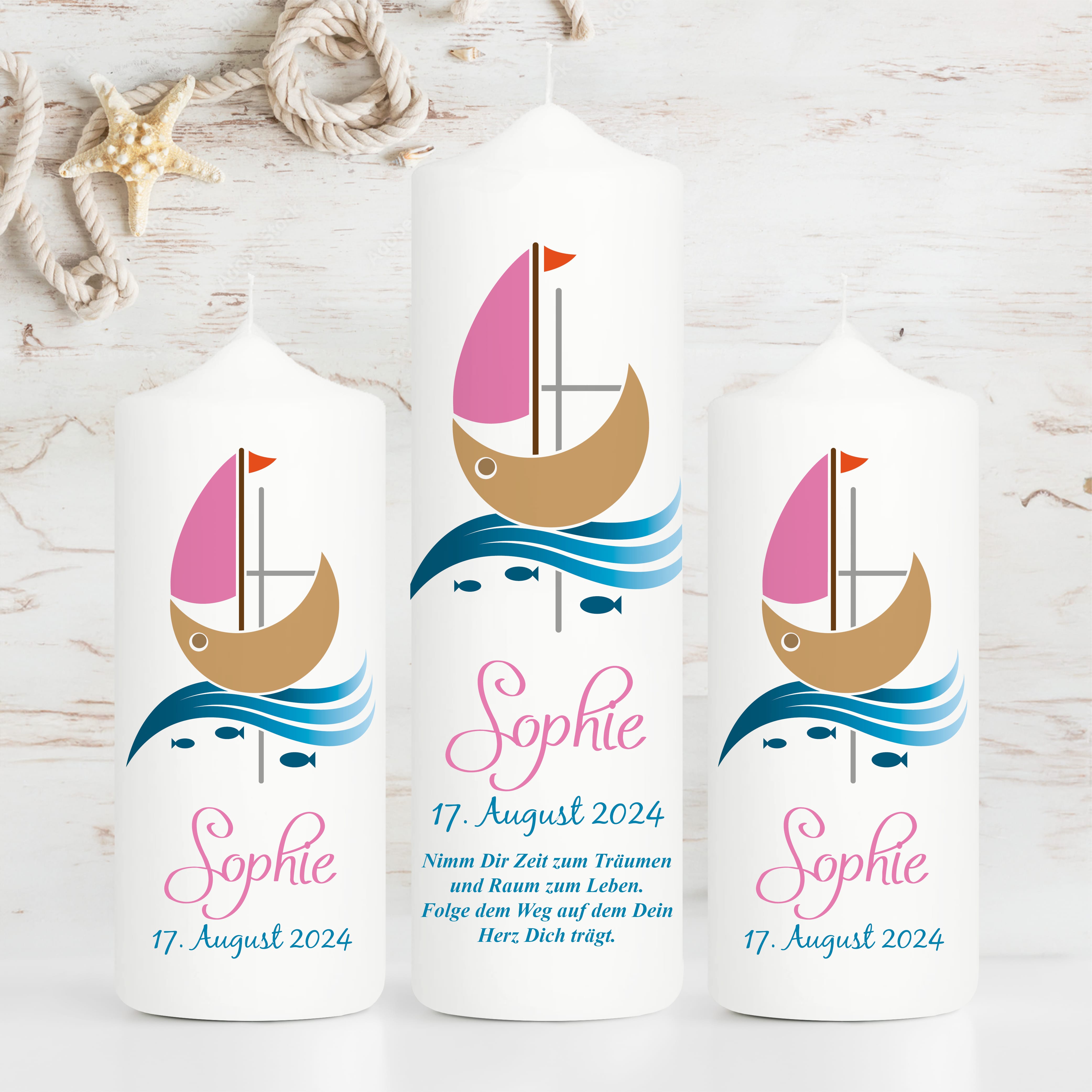 Auf dem Bild ist das Produkt: weiße Taufkerze Kerze zur Taufe oder Geburt Schiff Jesuskreuz Taufspruch mit Wunschname & Datum zum Preis von €5.9 abgebildet.
