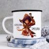 Auf dem Bild ist das Produkt: Kindertasse Emaille Campingbecher Junge Pirat Schatztruhe personalisiert mit Wunschnamen anpassbares Einschulungsgeschenk individualisierbar zum Preis von €18.9 abgebildet.