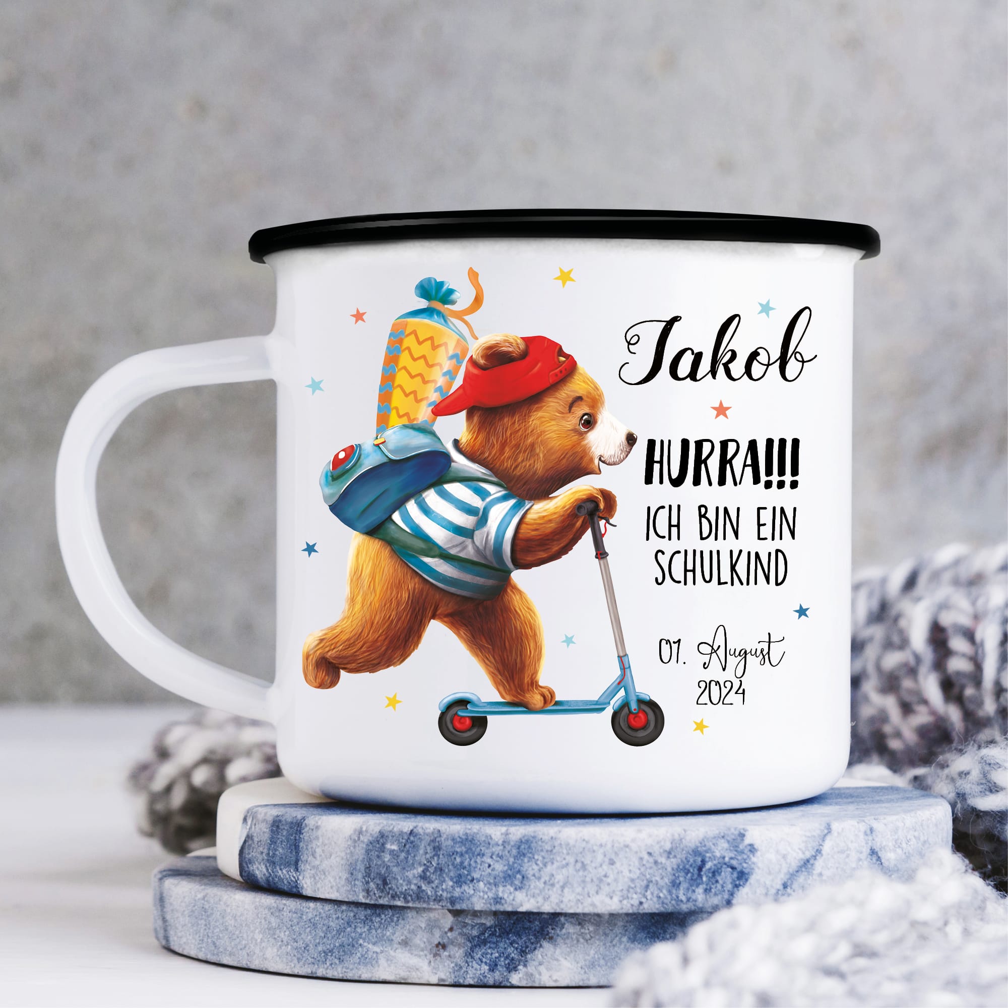 Auf dem Bild ist das Produkt: Kindertasse Emaille Becher Bär Roller Schulkind Einschulung Geschenk Schulanfang zum Preis von €18.9 abgebildet.