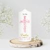 Auf dem Bild ist das Produkt: Taufkerze Blätterkreuz rosa Mädchen Heiliges Kreuz rosa Blätter Kerze zur Taufe mit Namen, Datum und eigenem, vorgegebenem oder keinem Taufspruch zum Preis von €6.40 abgebildet.