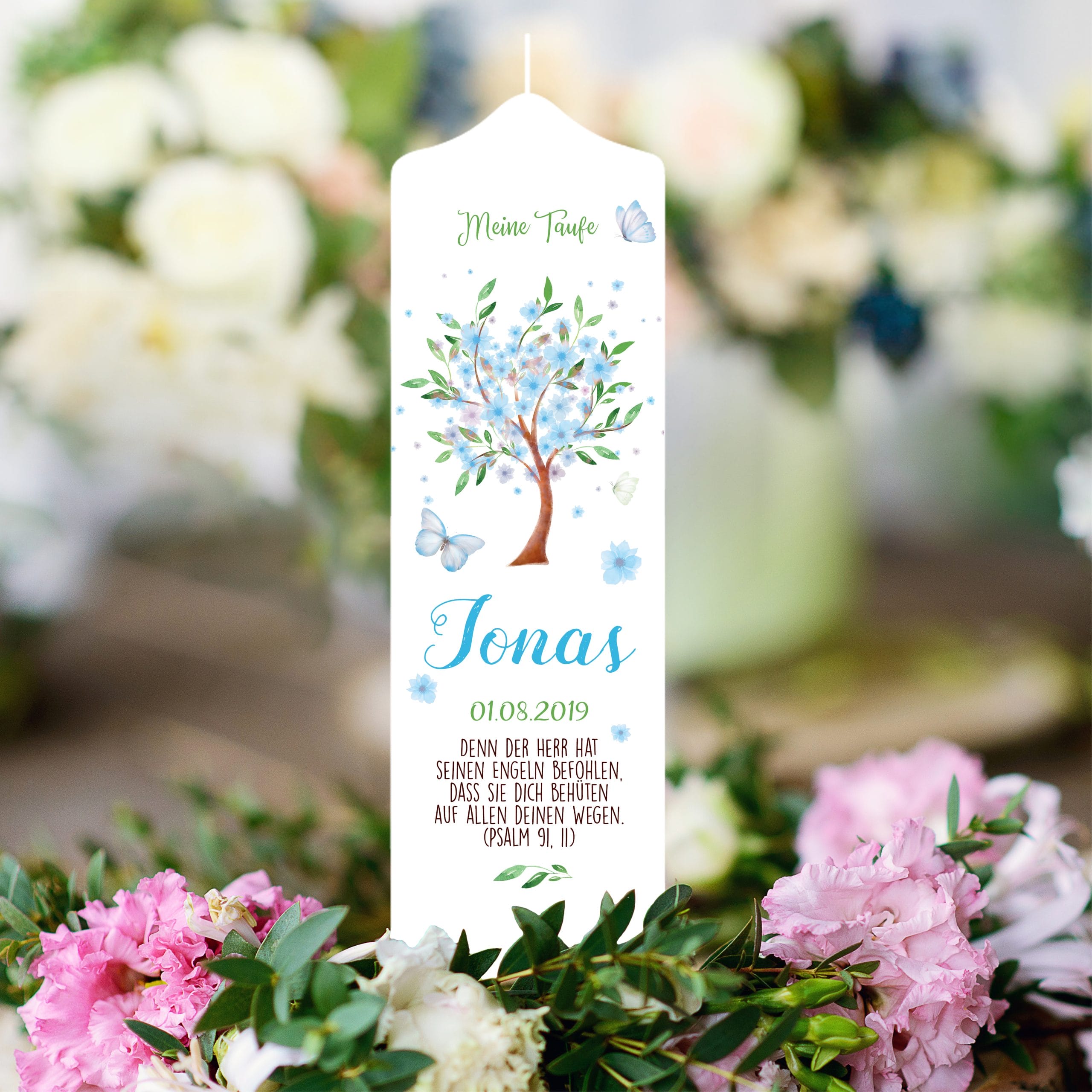 Auf dem Bild ist das Produkt: Taufkerze für Mädchen oder Junge Baum mit Blüten Taufspruch Personalisierung zum Preis von €5.90 abgebildet.