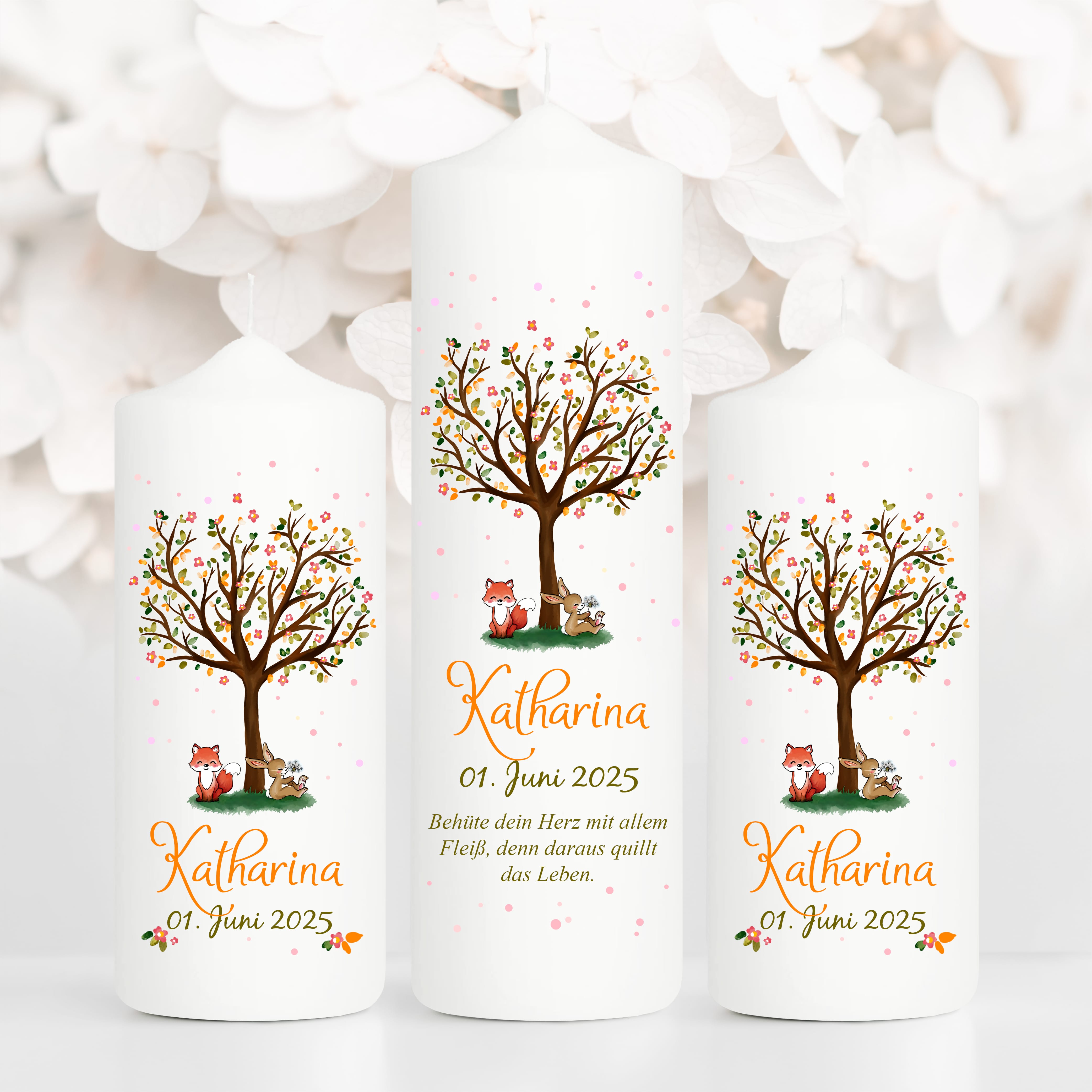 Auf dem Bild ist das Produkt: Taufkerze Kerze zur Taufe Baum Spruch Taufspruch individualisierbar tree Hase und Fuchs zum Preis von €6.4 abgebildet.
