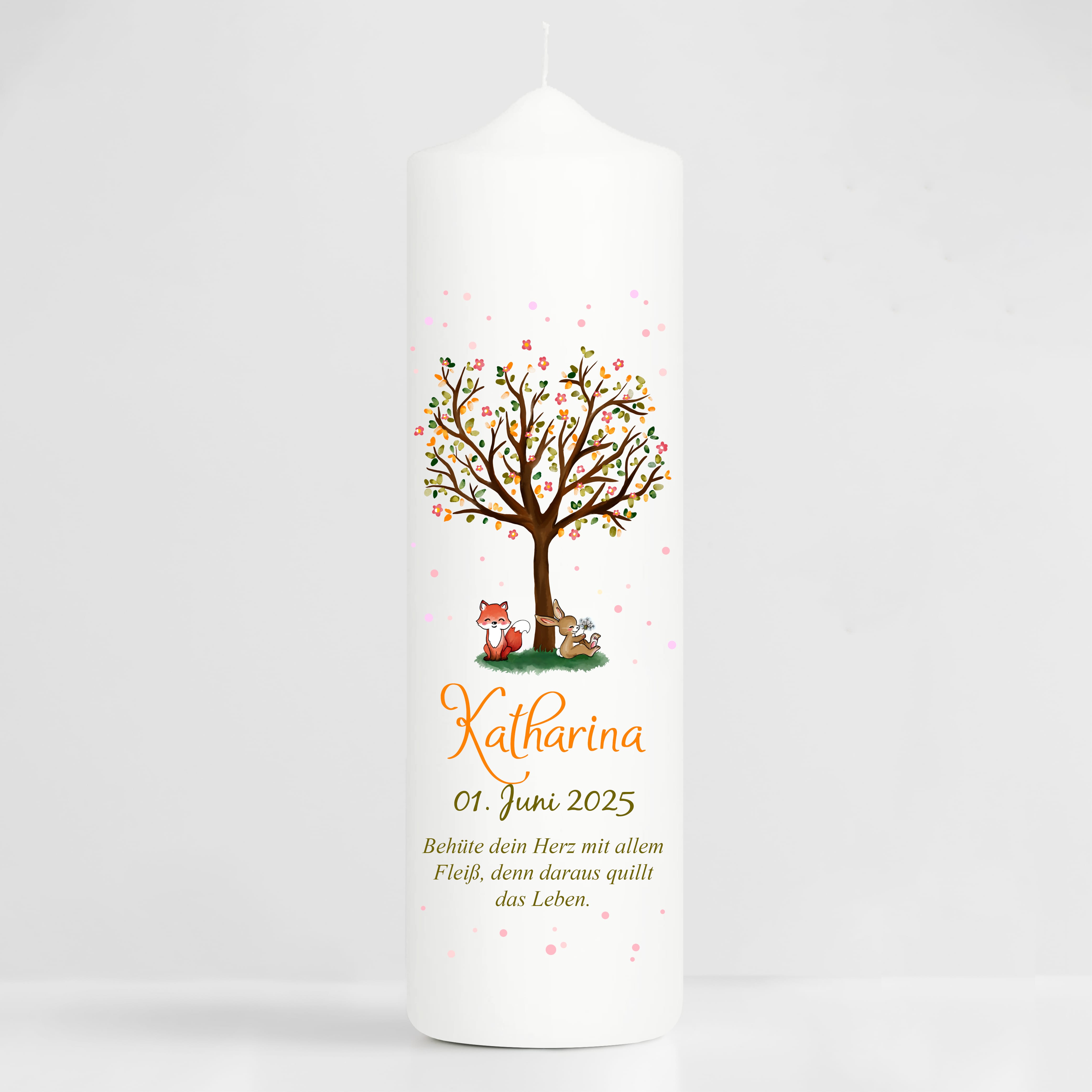Auf dem Bild ist das Produkt: Taufkerze Kerze zur Taufe Baum Spruch Taufspruch individualisierbar tree Hase und Fuchs zum Preis von €6.4 abgebildet.