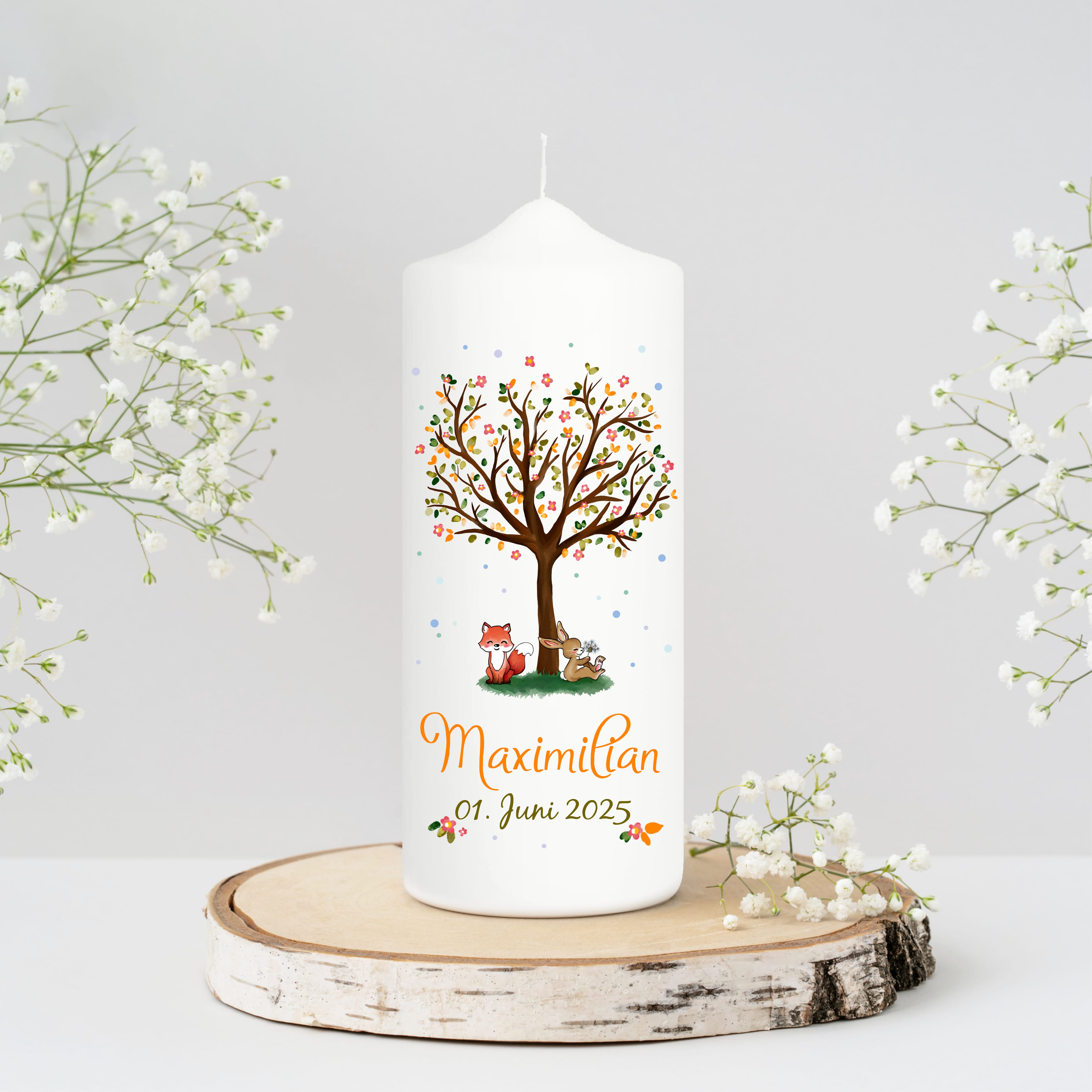 Auf dem Bild ist das Produkt: Taufkerze Kerze zur Taufe Baum Spruch Taufspruch individualisierbar tree Hase und Fuchs zum Preis von €6.4 abgebildet.