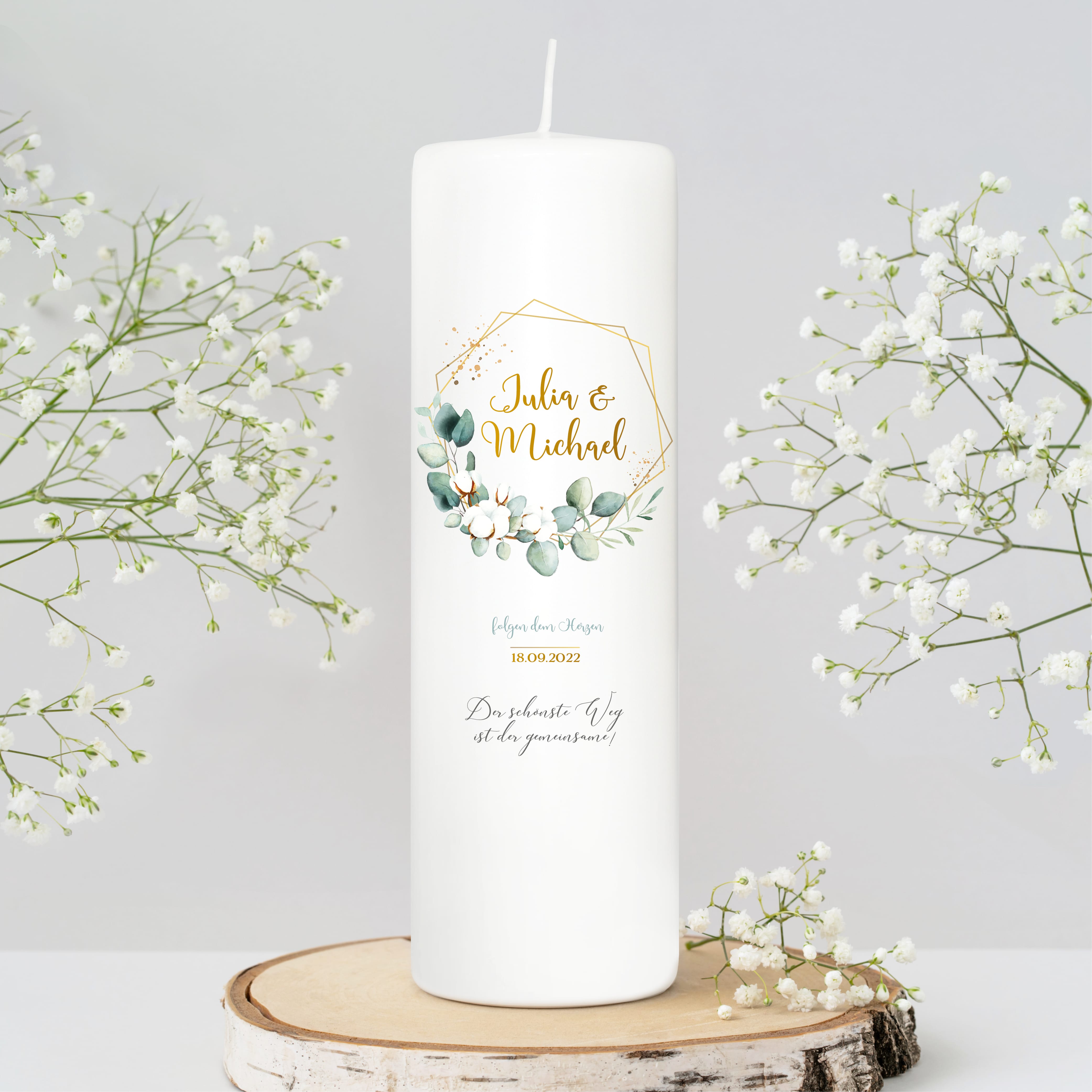 Auf dem Bild ist das Produkt: Weiße Hochzeitskerze Geburtstagskerze geometrischer Rahmen mit Eukalyptus personalisiert Hochzeitsgeschenk Spruch, Valentinstagsgeschenk zum Preis von €5.90 abgebildet.