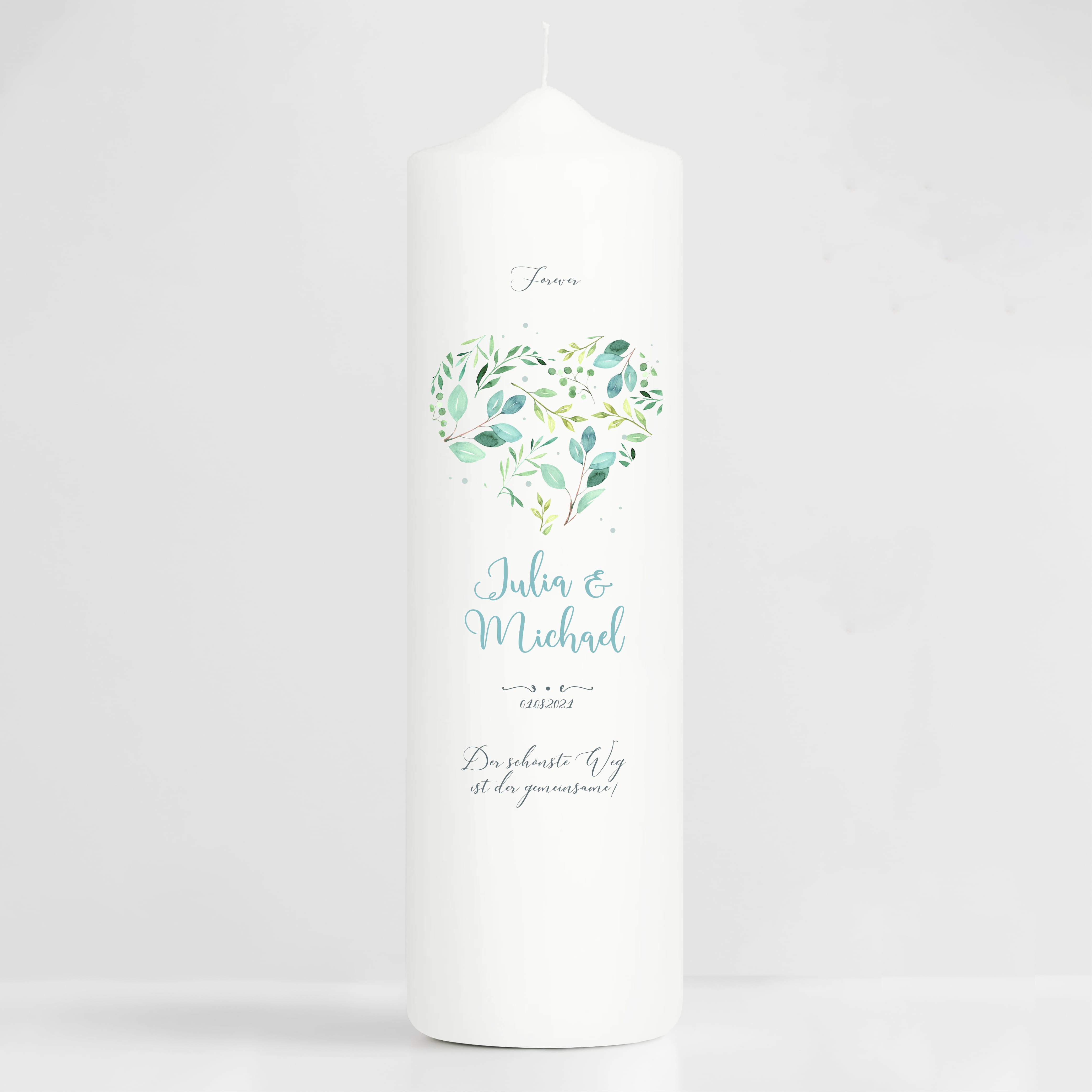 Auf dem Bild ist das Produkt: Weiße Hochzeitskerze Geburtstagskerze Herz aus Blättern, personalisiert Hochzeitsgeschenk Spruch, Valentinstagsgeschenk zum Preis von €5.90 abgebildet.