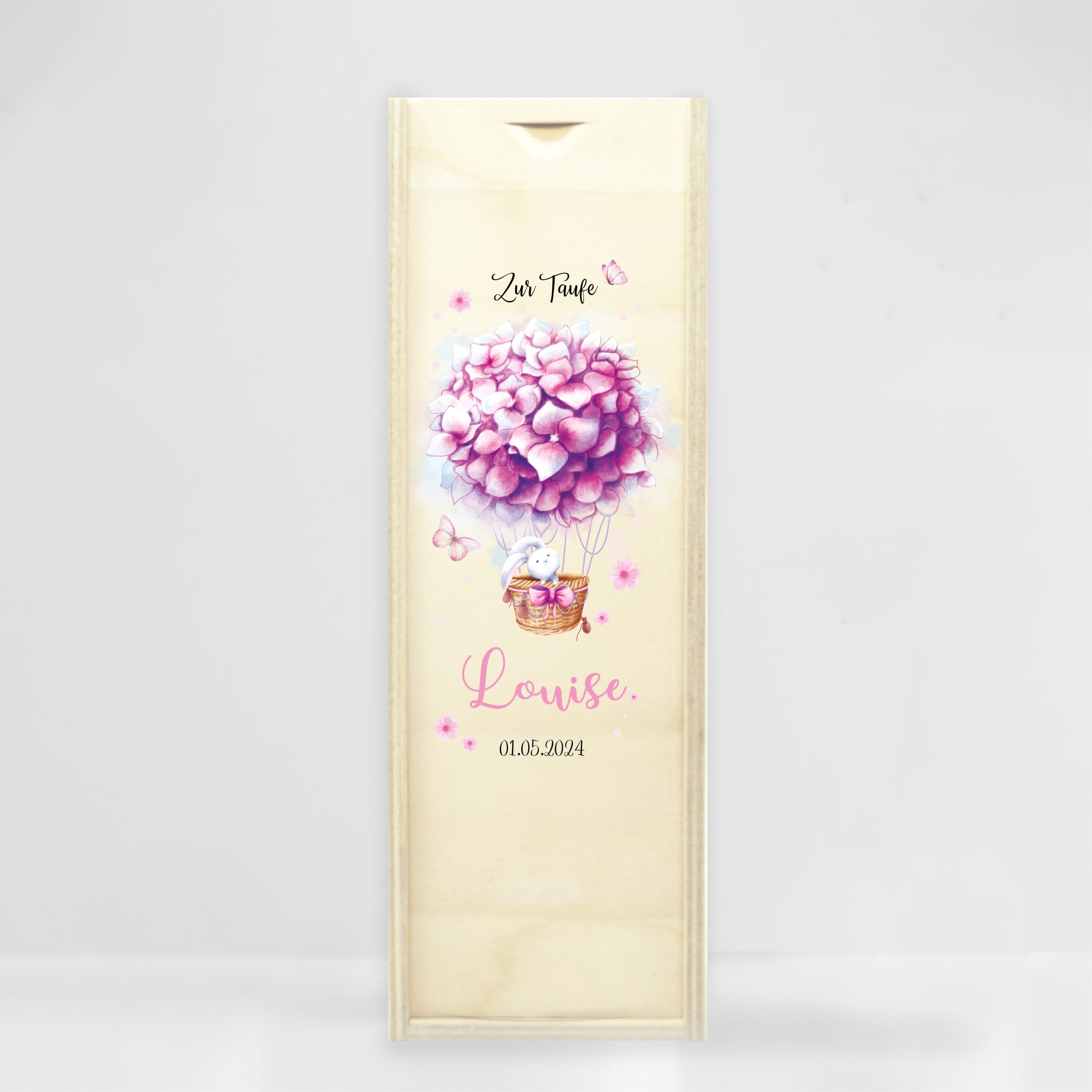 Auf dem Bild ist das Produkt: Taufkerze Heißluftballon Blumen Junge Mädchen Waschbär Hase rosa blau bedruckt mit Namen Datum und Taufspruch oder ohne zum Preis von €5.90 abgebildet.