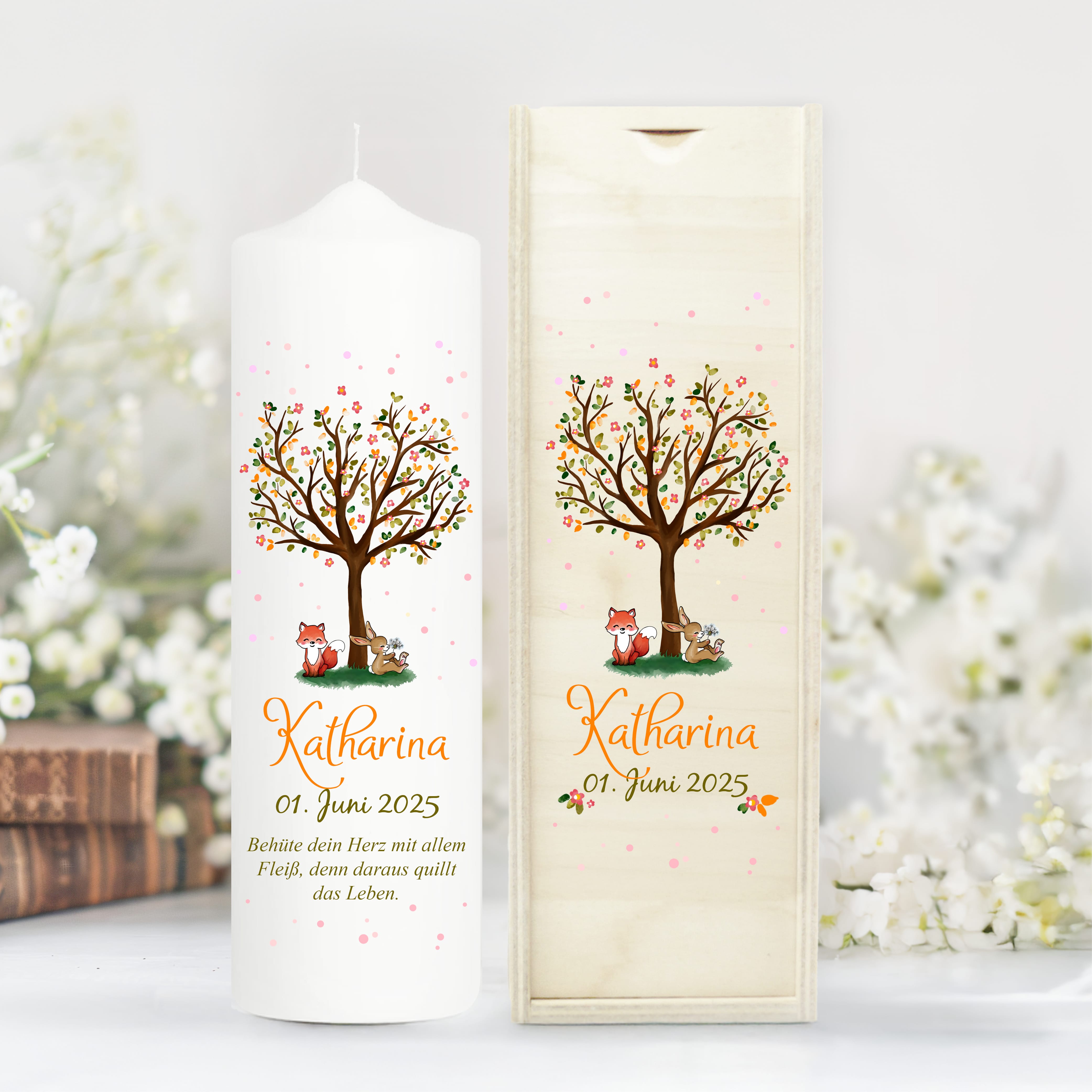 Auf dem Bild ist das Produkt: Taufkerze Kerze zur Taufe Baum Spruch Taufspruch individualisierbar tree Hase und Fuchs zum Preis von €6.4 abgebildet.