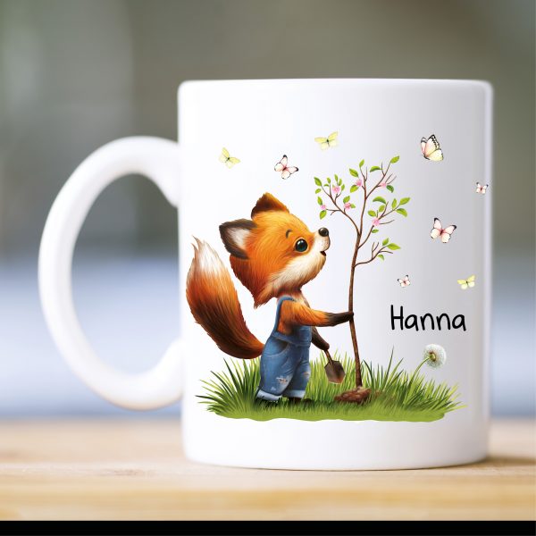 Auf dem Bild ist das Produkt: Tasse bedruckt Fuchs Baum weiß Wunschname personalisiert zum Preis von €18.90 abgebildet.