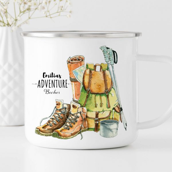 Auf dem Bild ist das Produkt: Campingbecher Emaille Adventure Becher mit Namen Wandersachen Geburtstagsgeschenk zum Preis von €18.90 abgebildet.