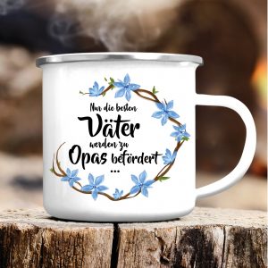 Auf dem Bild ist das Produkt: Campingbecher Emaille Nur die besten Väter werden zu Opas befördert… Du bist der Allerbeste Geschenk Vatertag Geburtstag zum Preis von €16.9 abgebildet.