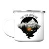 Auf dem Bild ist das Produkt: Campingbecher Emaille Zelt mit Lagerfeuer vor Bergen Time for adventures, Geburtstagsgeschenk, Geschenk zu Ostern zum Preis von €16.9 abgebildet.
