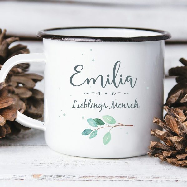 Auf dem Bild ist das Produkt: Emaille Campingbecher Lieblings*mensch personalisiert mit Wunschnamen, Geburtstagsgeschenk, Zweig zum Preis von €18.9 abgebildet.