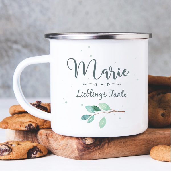 Auf dem Bild ist das Produkt: Emaille Campingbecher Lieblings*mensch personalisiert mit Wunschnamen, Geburtstagsgeschenk, Zweig zum Preis von €18.9 abgebildet.