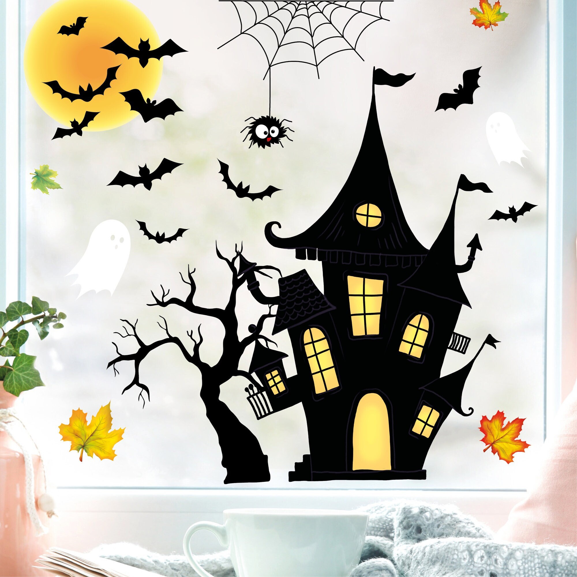 Fensterbild Halloween Haus Gruselhaus Spinnennetz Fledermäuse Gespenster Fensterdeko Kinderzimmer Kind Fensterfolie Fensterdekoration
