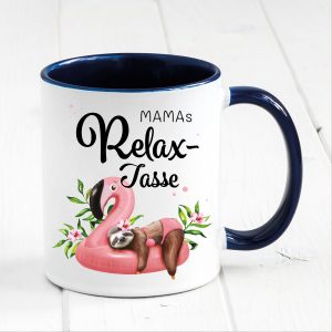 Auf dem Bild ist das Produkt: Relax Tasse bunt personalisiert Faultier auf Flamingo Geschenk Becher zum Preis von €18.9 abgebildet.