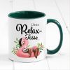Auf dem Bild ist das Produkt: Relax Tasse bunt personalisiert Faultier auf Flamingo Geschenk Becher zum Preis von €18.9 abgebildet.