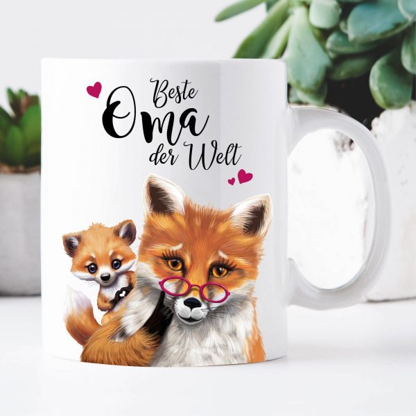 Auf dem Bild ist das Produkt: Bedruckte Tasse Fuchs mit Fuchskind Beste Oma der Welt Geschenk Geburtstag Großmutter zum Preis von €15.90 abgebildet.