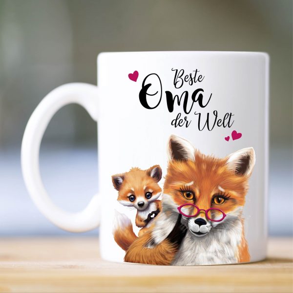 Auf dem Bild ist das Produkt: Bedruckte Tasse Fuchs mit Fuchskind Beste Oma der Welt Geschenk Geburtstag Großmutter zum Preis von €15.90 abgebildet.