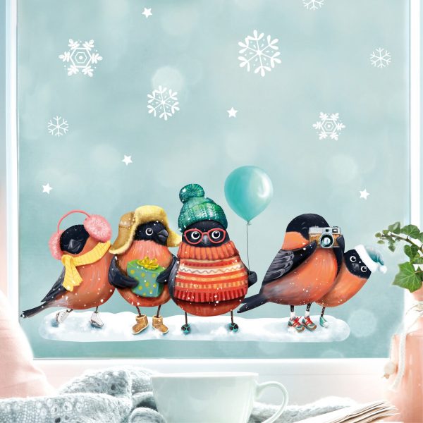 Auf dem Bild ist das Produkt: Fensterbild Weihnachten Winter Gimpel mit Schneeflocken Pudelmütze und Schal, Adventsdeko zum Preis von €13.90 abgebildet.