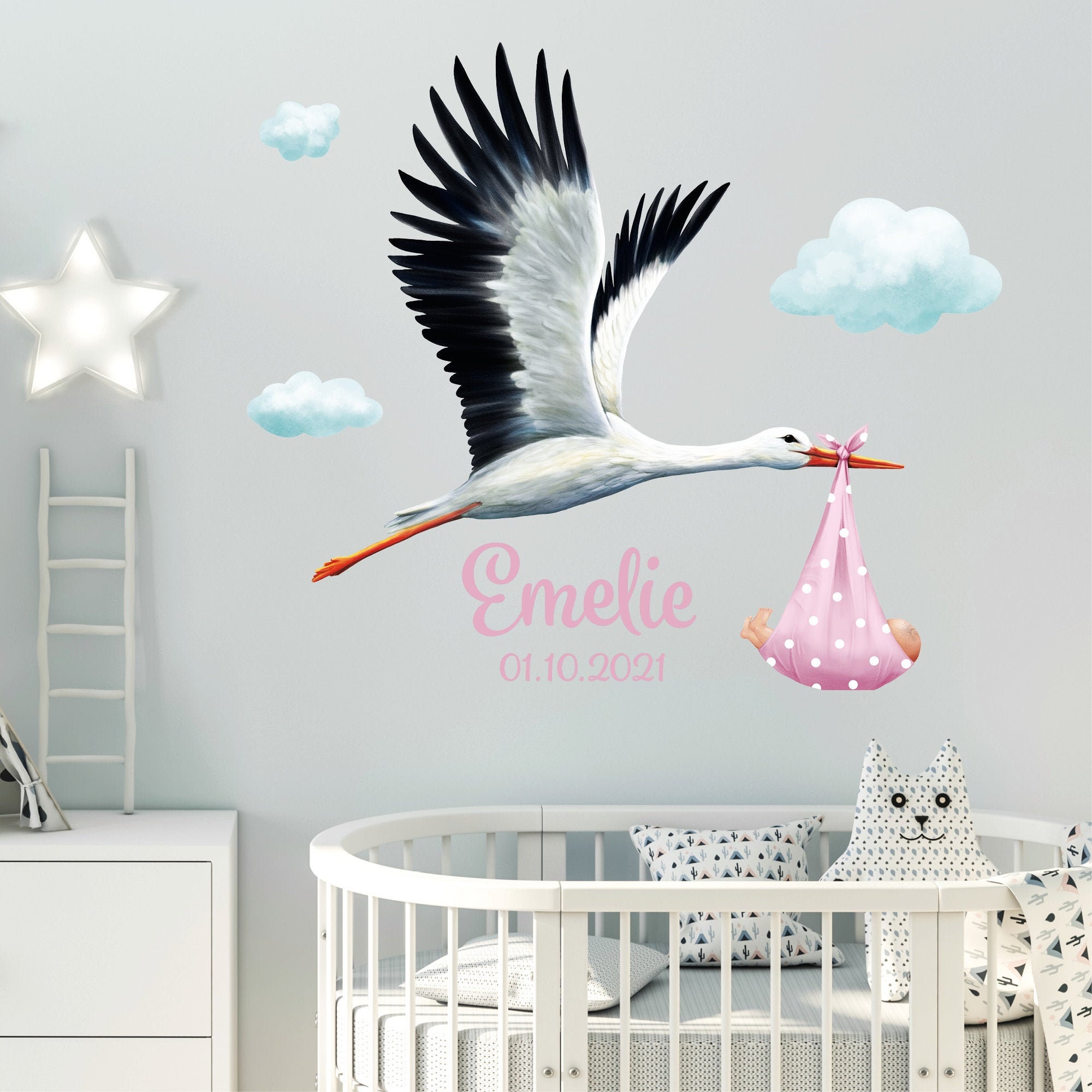 Personalisiertes Wandtattoo Kinderzimmer Mädchen Storch mit Baby mit Wunschnamen und Datum, Dekoration Babyzimmer