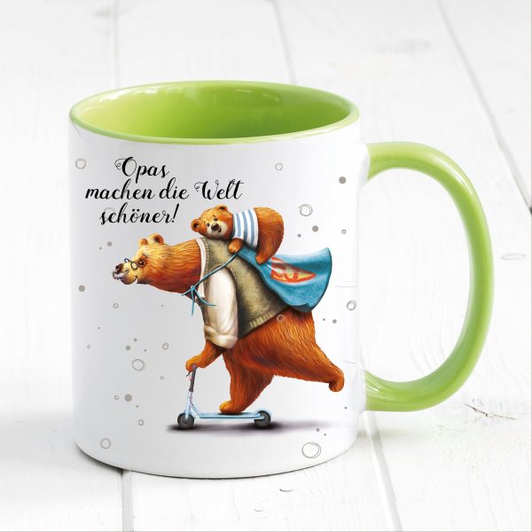 Auf dem Bild ist das Produkt: Tasse bedruckt mit Bär auf Scooter Opas machen die Welt schöner Geschenk Vater Kaffeetasse Kaffeebeche Vatertagsgeschenk zum Preis von €17.90 abgebildet.