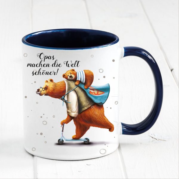 Auf dem Bild ist das Produkt: Tasse bedruckt mit Bär auf Scooter Opas machen die Welt schöner Geschenk Vater Kaffeetasse Kaffeebeche Vatertagsgeschenk zum Preis von €17.90 abgebildet.