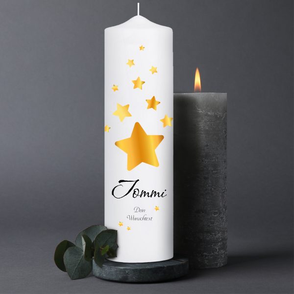 Auf dem Bild ist das Produkt: Trauerkerze goldene Sterne, personalisiert mit Namen und Trauerspruch zum Preis von €19.9 abgebildet.