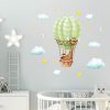 Auf dem Bild ist das Produkt: Wandtattoo Kinderzimmer Giraffe im Heißluftballon mit Wolken und Sternen Dekoration Babyzimmer zum Preis von €29.9 abgebildet.