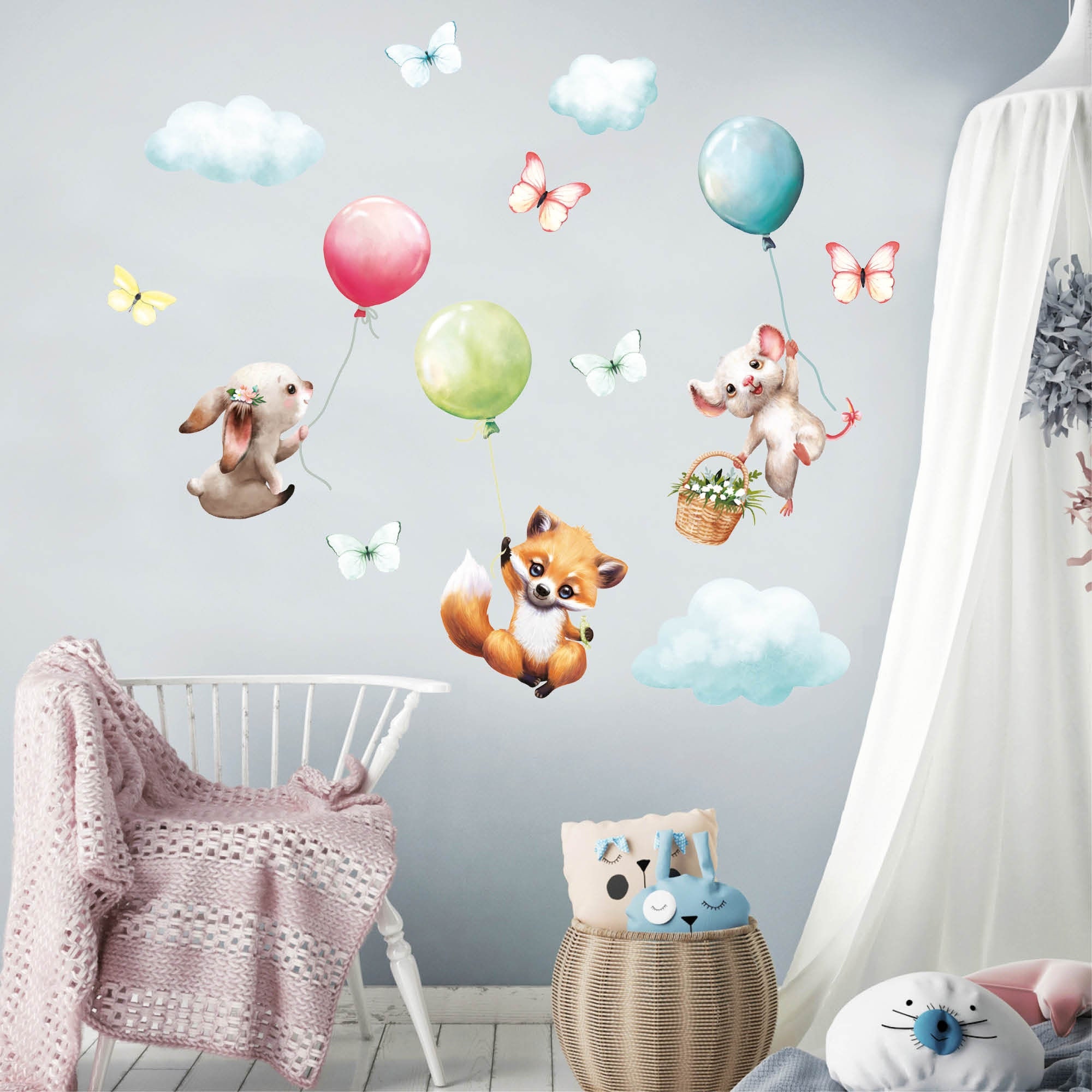Wandtattoo Kinderzimmer Hase, Maus und Fuchs mit Luftballons, Wolken und Schmetterlinge Dekoration Babyzimmer