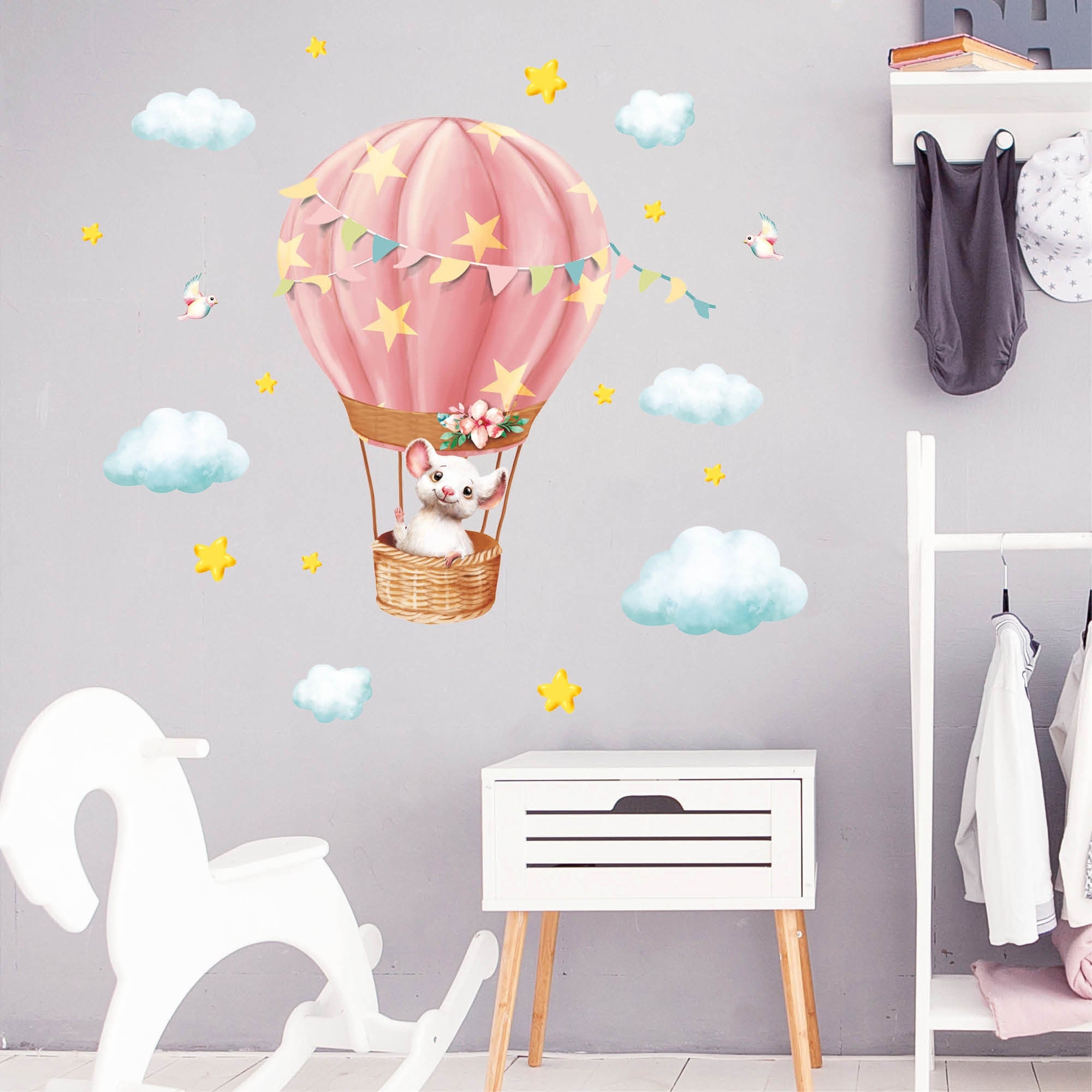 Wandtattoo Kinderzimmer Maus im Heißluftballon mit Wolken und Sternen Dekoration Babyzimmer