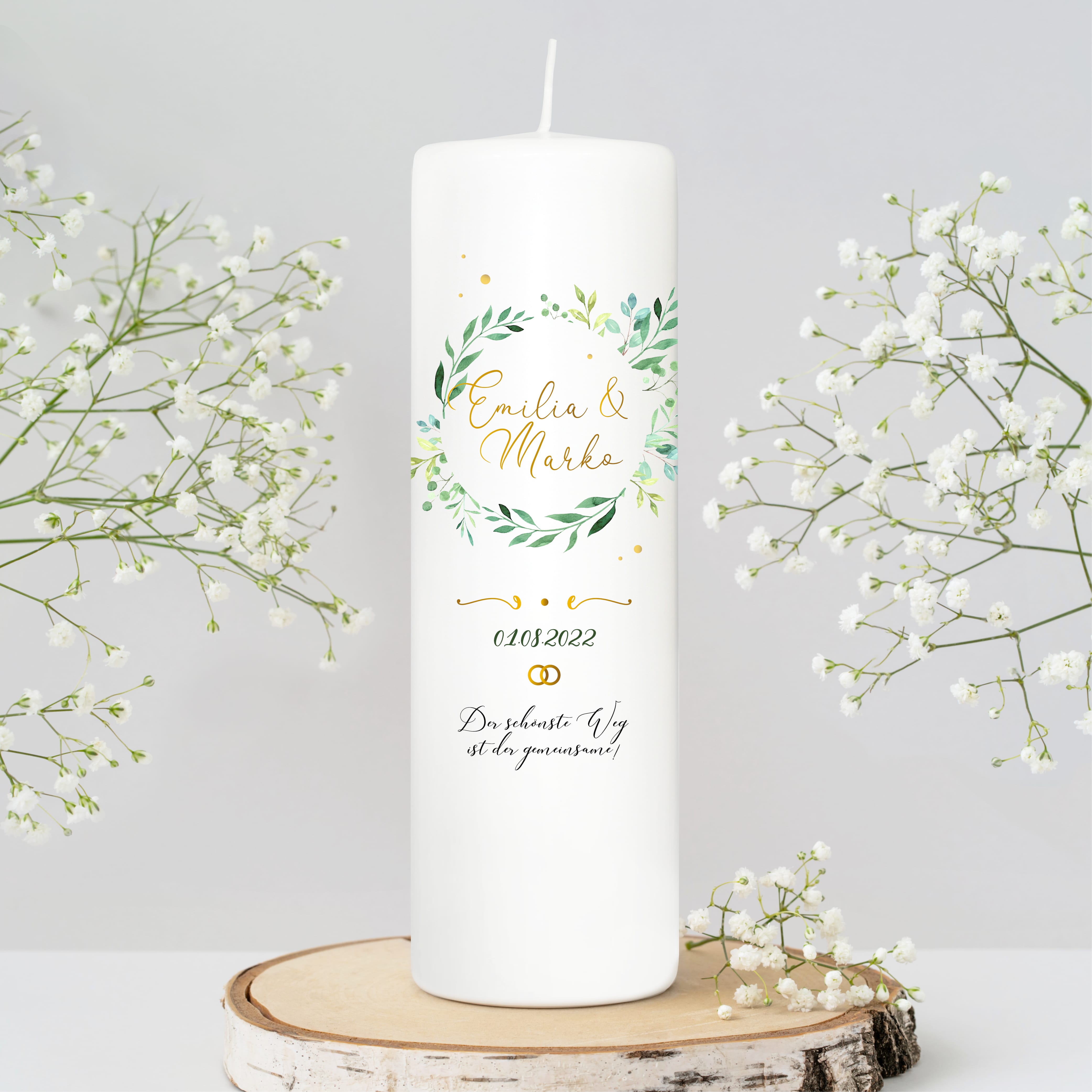 Auf dem Bild ist das Produkt: Weiße Hochzeitskerze Kranz aus grünen Blättern personalisiert Hochzeitsgeschenk Spruch, Valentinstagsgeschenk, Geburtstagskerze zum Preis von €5.90 abgebildet.