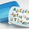 Auf dem Bild ist das Produkt: Brotdose Alphabet mit Tieren kratz- und bruchsicher Geschenk Einschulung Geburtstag zum Preis von €19.9 abgebildet.