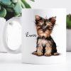 Auf dem Bild ist das Produkt: Keramiktasse bedruckt Hund Yorkshire Terrier mit Wunschnamen Kaffeetasse personalisiert Geschenk Geburtstag 330 ml zum Preis von €18.90 abgebildet.