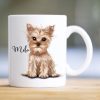 Auf dem Bild ist das Produkt: Keramiktasse bedruckt Hund Yorkshire Terrier mit Wunschnamen Kaffeetasse personalisiert Geschenk Geburtstag 330 ml zum Preis von €18.90 abgebildet.