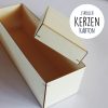Auf dem Bild ist das Produkt: Kerzen Karton Aufbewahrungsbox Stüldeckelkarton zum Preis von €5.90 abgebildet.