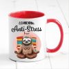 Auf dem Bild ist das Produkt: Tasse bedruckt mit Faultier Lehrerins Anti-Stress Tasse, Geschenk Kaffeetasse Kaffeebecher zum Preis von €18.9 abgebildet.