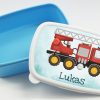 Auf dem Bild ist das Produkt: Brotdose rotes Feuerwehrauto personalisiert mit Wunschnamen Schule Geschenk Einschulung, Geschenk Geburtstag zum Preis von €19.90 abgebildet.