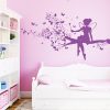 Auf dem Bild ist das Produkt: Wandtattoo Kinderzimmer Fee auf einem Kirschblumen Ast, Dekoration Kinderzimmer zum Preis von €29.90 abgebildet.