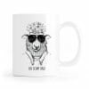 Auf dem Bild ist das Produkt: Bedruckte Tasse Schaf Ich schaf das! Kaffeetasse Kaffeebecher Schwarz weiss Schaf mit Sonnebrille zum Preis von €16.9 abgebildet.