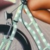 Auf dem Bild ist das Produkt: Fahrradaufkleber 108 Kreise in Deiner Lieblingsfarbe Fahrrad Sticker Fahrraddesign Kinderfahrrad Fahrradgestaltung zum Preis von €12.90 abgebildet.
