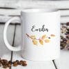 Auf dem Bild ist das Produkt: Keramik Tasse Igel und Herbstblätter personalisiert Wunschname zum Preis von €18.9 abgebildet.