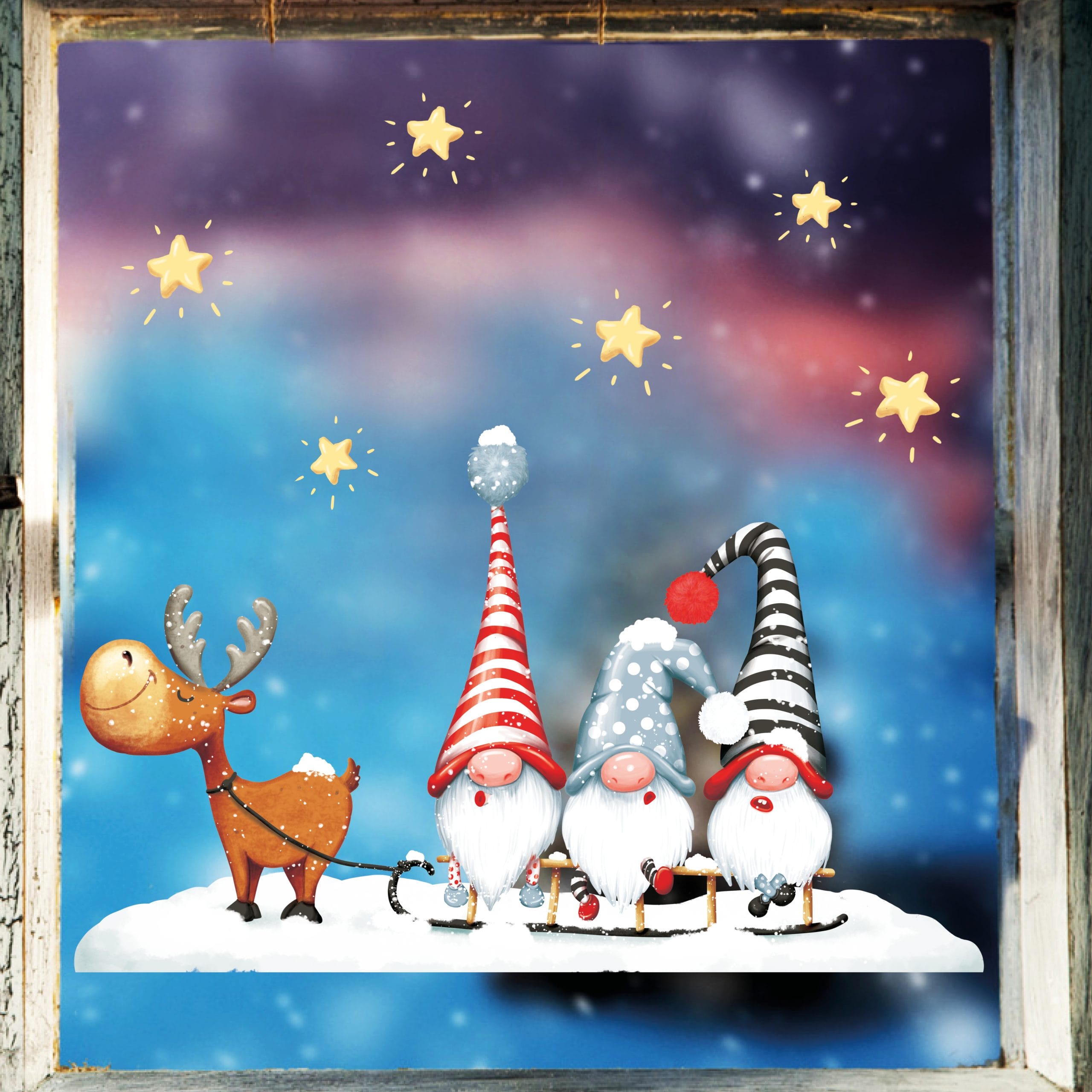 Auf dem Bild ist das Produkt: Fensterbild Winter Weihnachten Elch mit Zwergen Schlitten winterliche Fensterdeko wiederverwendbar zum Preis von €13.90 abgebildet.