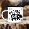 Auf dem Bild ist das Produkt: Emaille Campingbecher Mama Bär Muttertag Geschenk Kaffeebecher 300 ml zum Preis von €18.9 abgebildet.