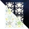 Auf dem Bild ist das Produkt: Farbige Leuchtsterne Leuchtaufkleber nachtleuchtend tagsüber in zarten Pastellfarben Sternenhimmel zum Preis von €29.9 abgebildet.