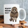 Auf dem Bild ist das Produkt: Tasse bedruckt mit einem Bär mit einer Kiste Bier, Geburtstagsgeschenk Vati Kaffeetasse Kaffeebecher zum Preis von €16.9 abgebildet.