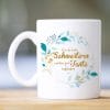 Auf dem Bild ist das Produkt: Bedruckte Tasse Nur die besten Schwestern werden zur Tante befördert zum Preis von €15.90 abgebildet.