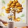 Auf dem Bild ist das Produkt: Fensterbild Herbst Eiche Dachs mit Schal Kürbis Blätter Herbstblätter wiederverwendbare Fensteraufkleber zum Preis von €13.90 abgebildet.